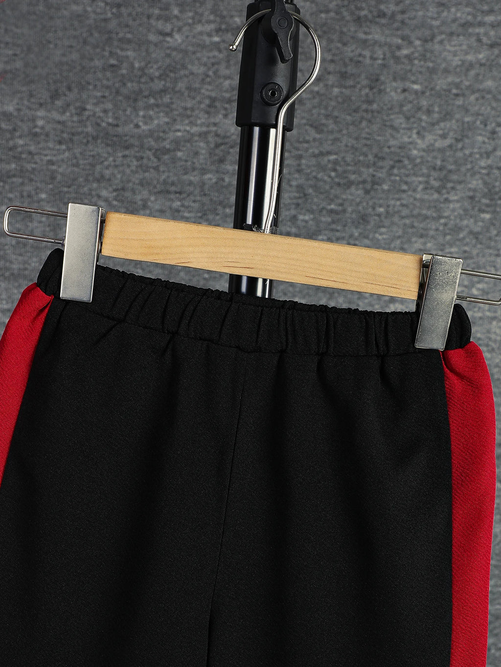 2pcs Boys Casual Colorblock Short Sleeve T-shirt & Shorts Set