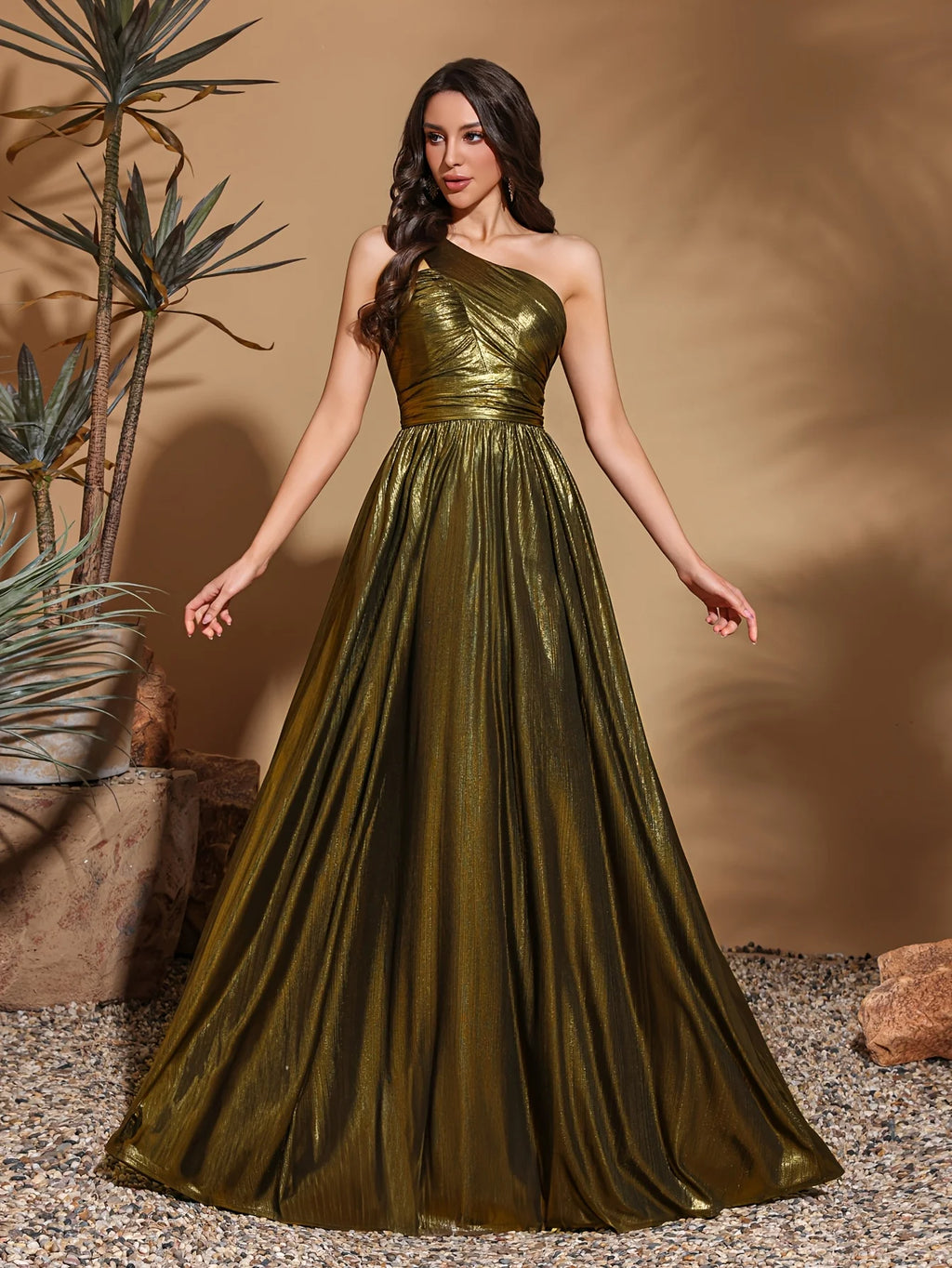 One-shoulder pleated two-sided glossy strapless dress