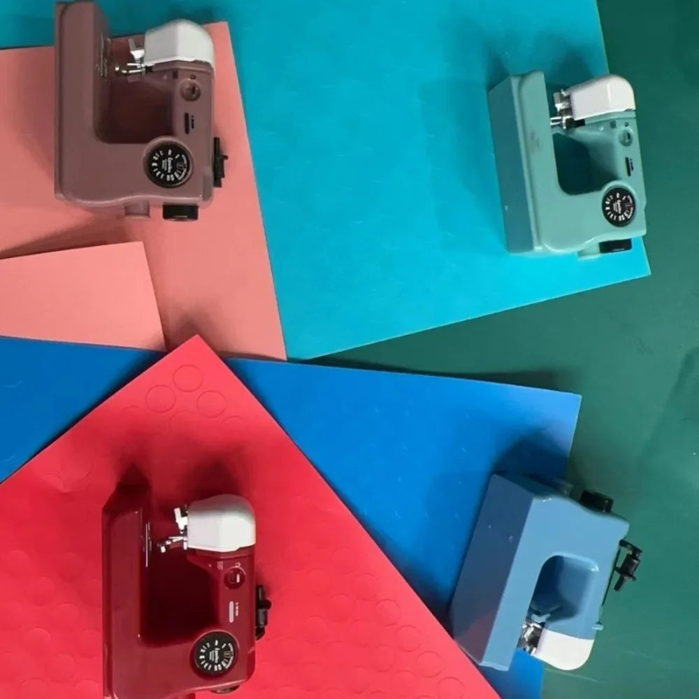 Mini Portable Sewing Machine toy